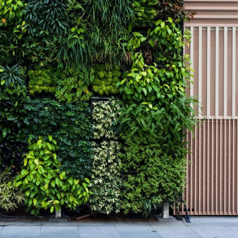 como crear un jardin vertical artificial